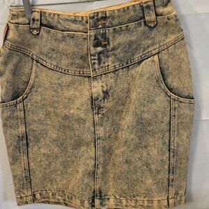 Ventage Studebker. Not Worn, Women's  Blue/yellow Jean Skirt, Size 11/12